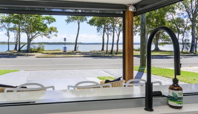 Bribie Beach Apartment