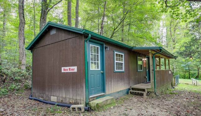 Briceville Cabin w/River Access & Mountain Views!