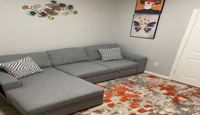 Brick City Dreams A minute away from The Prudential Center! 4 mins from NJ PAC!