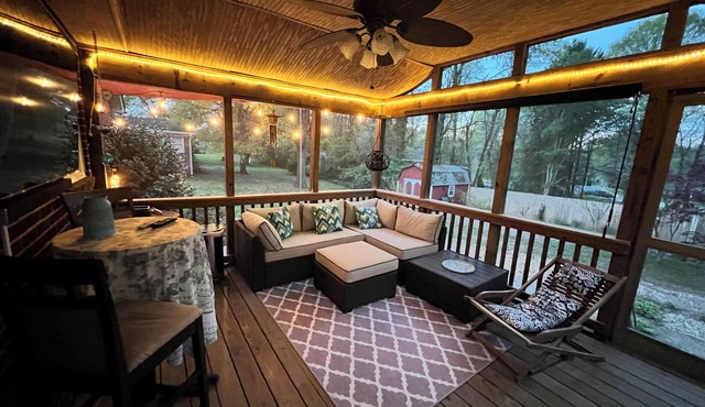 Brick ranch w/amazing porches. Less than a mile to downtown Newton. Pet friendly