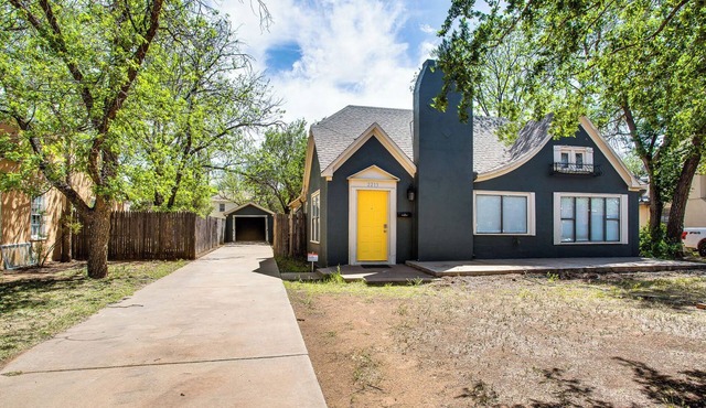Brick Road Bungalow - Near TTU
