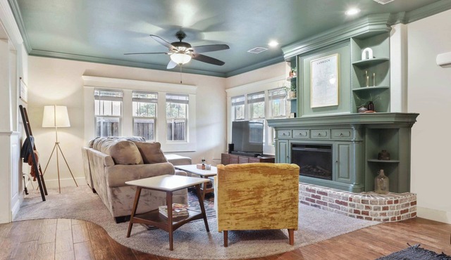 Brick Road Retreat - 3BR/2BA - Walk to Tech