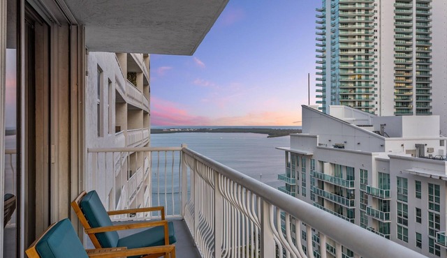 Brickell Bayview Balcony Pool Free Parking