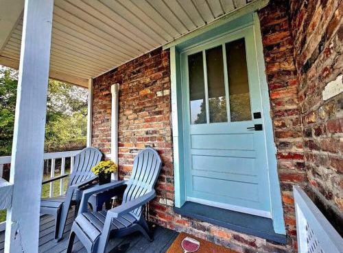 Brickhaven Studio: Detached Kitchen turned Studio!