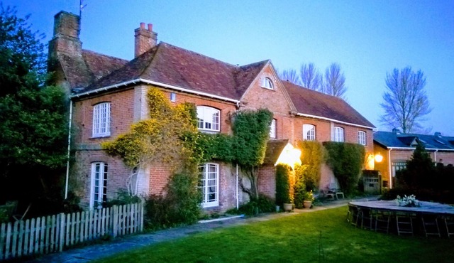 Bridge Farmhouse - Eight En suite bedrooms