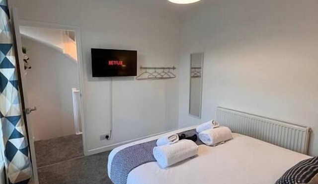 Bridge Place - Spacious home with plenty of beds!