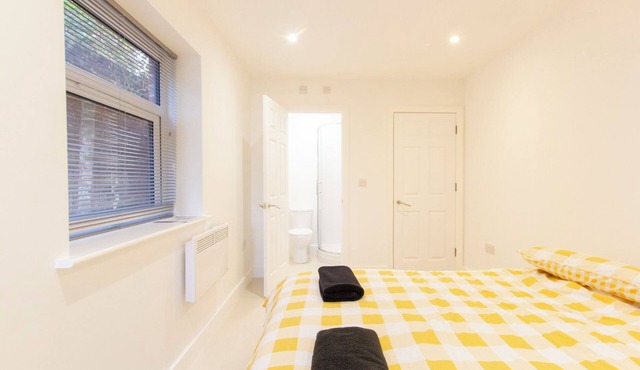 Bridge Road - Room 1a