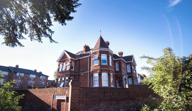 BridgeCity The Sleek Modern Condo - Maidstone Gem