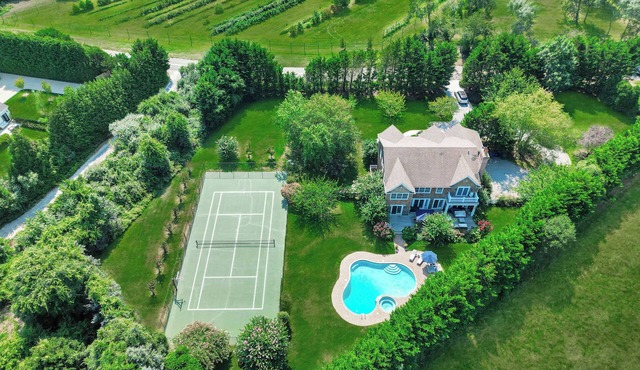Bridgehampton Estate, Private Tennis, Minutes from Ocean Beaches