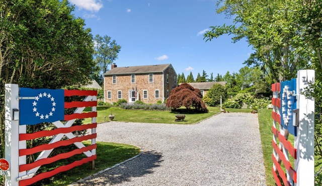BRIDGEHAMPTON South 5 bedroom 3.5 bath spectacular gardens and salt water pool