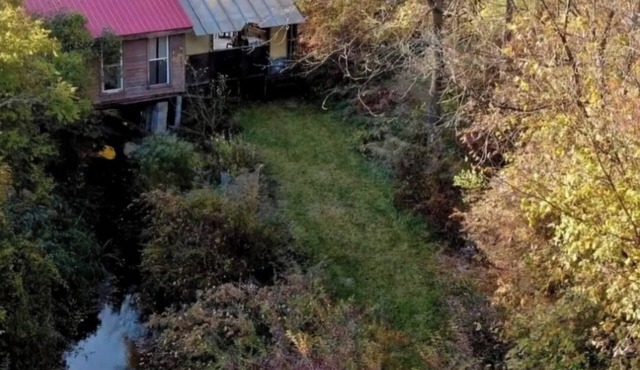 Bridgehouse~Amish Countryside~Sleep in a Converted Covered Bridge!