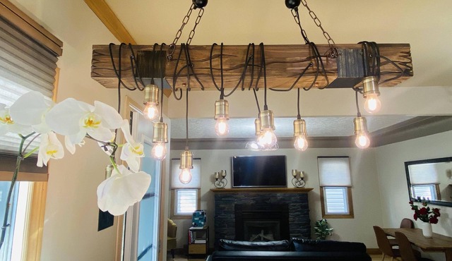 Bridgeland house max 7pax, PETS friendly, BBQ patio, 5' to DT, Calgary Towel,zoo