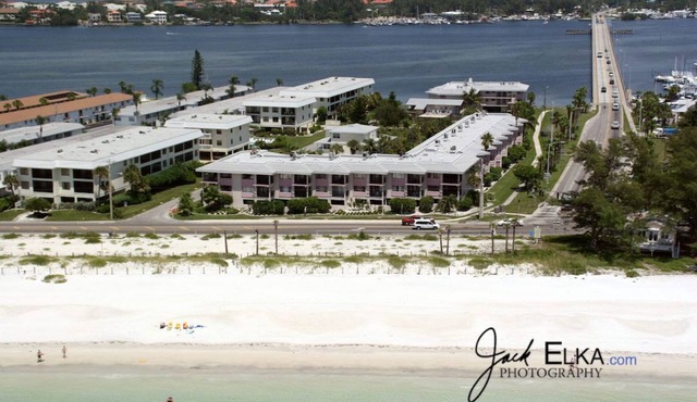 Bridgeport Condo 211 With Pool And Elevator