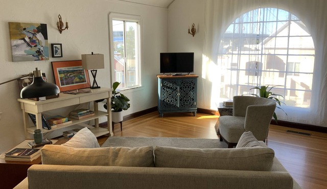 Bridgeview - A Clean and Cozy Getaway for Two