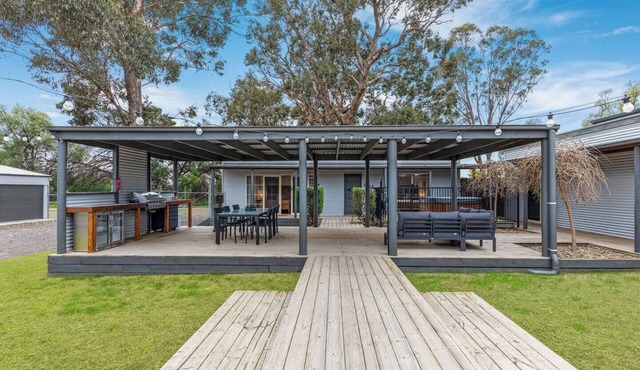 Bridgewater Loddon River Retreat