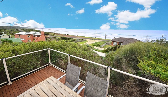 Bridgewater Beach Villa - 180 degree views of Bridgewater Bay