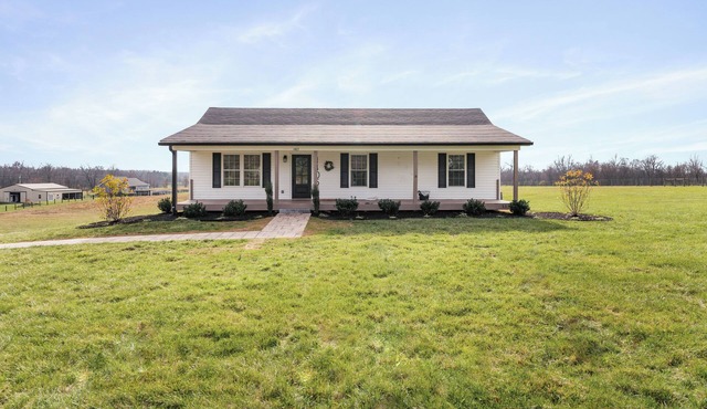 Bridle & Bourbon Retreat ~ 5-Acre Country Escape