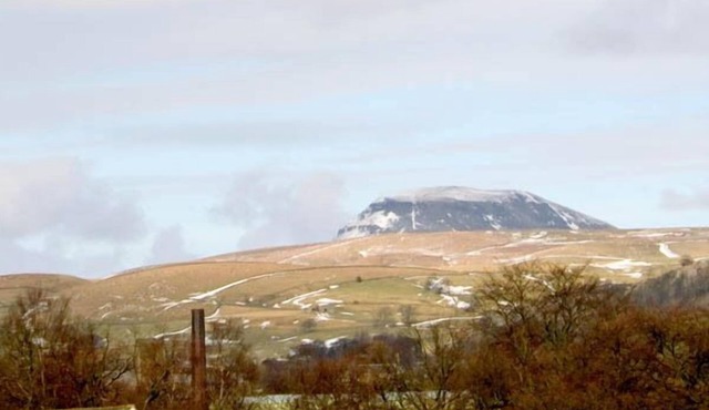 BRIDLE COTTAGE, pet friendly, character holiday cottage in Settle