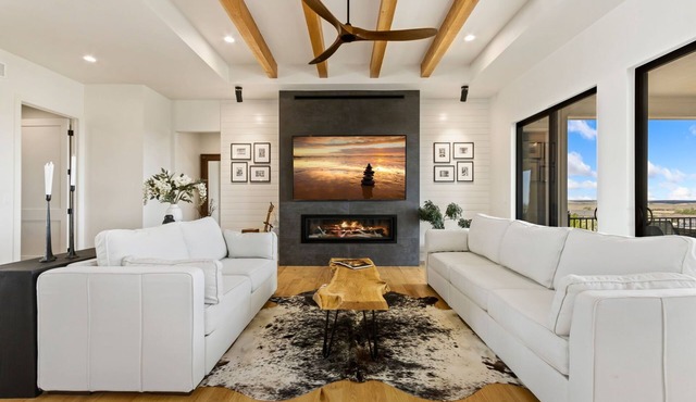 Bridle Ridge Retreat | Modern Comfort, Open Views