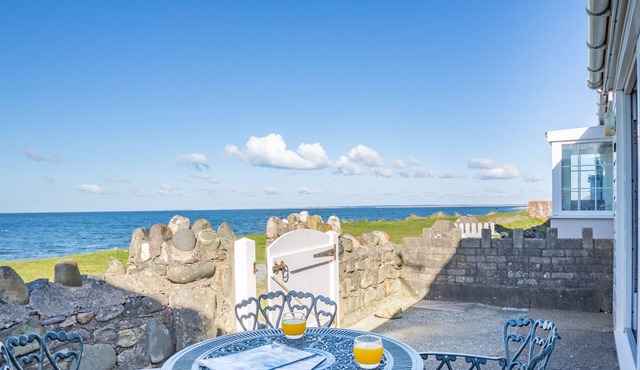 Brig Y Don - Three Bedroom House, Sleeps 4