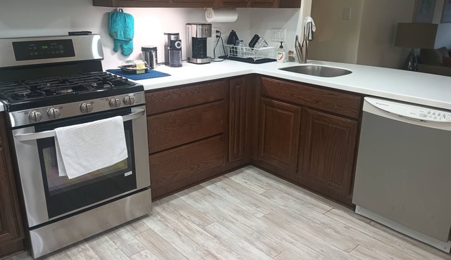 Brigantine South End, pet friendly large yard!