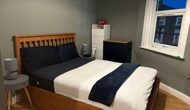 Bright 1-Bed 2 mins to Forest Hill Station