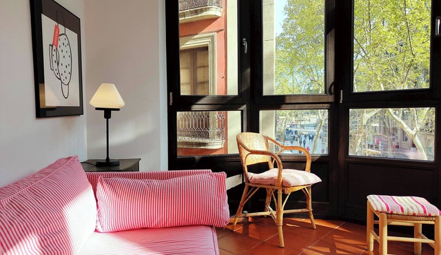 Bright 1-Bed Apartment on La Rambla, Barcelona. RJ
