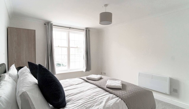 Bright 1 Bed Harbour-side Apartment in Whitehaven