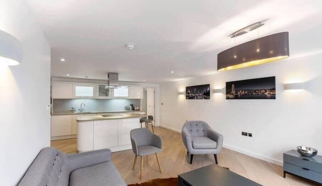 Bright 1 Bedroom Apartment in London