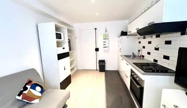 Bright 1 Bedroom near République Paris 10th