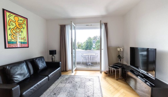 Bright 1 BR flat (Parkview 1)
