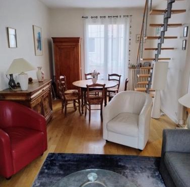 Bright 100 m2 villa with garden