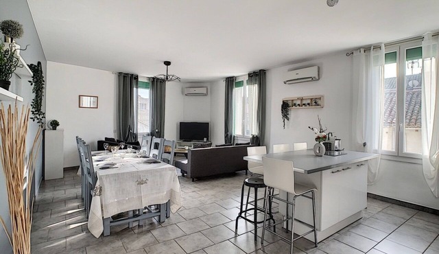 Bright 100m2 apartment in Provence with terrace