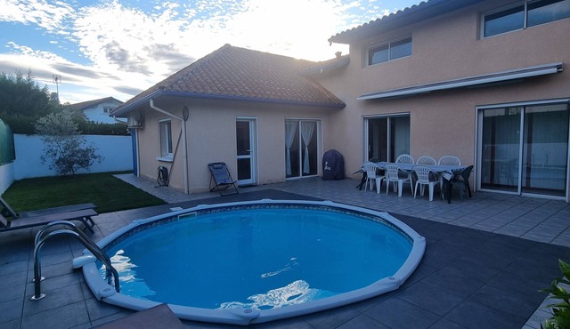 Bright 138m2 house near the ocean