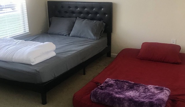 Bright 1bedroom — very convenient location!