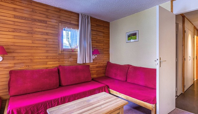 Bright 1BR Apt for 5, Ski-In/Ski-Out Access, Balcony, Near Shops & Lift