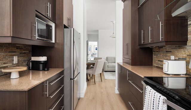 Bright 1BR Condo – Modern Comfort & Wi-Fi