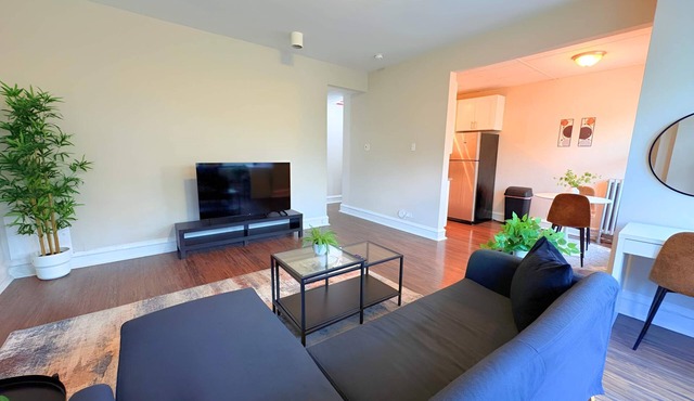 Bright 1BR Unit in a Prime Spot