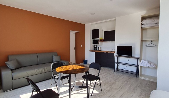 Bright 2-4 pers. loft with terrace and on-site restaurant