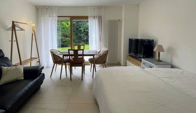 Bright 2.5-room apartment on the Riviera, terrace and garden