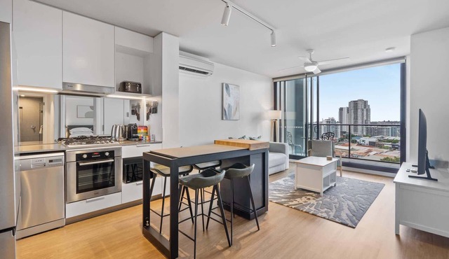 Bright 2-Bed Apartment in Bowen Hills