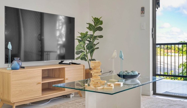 Bright 2-Bed with Private Balcony & Serene View