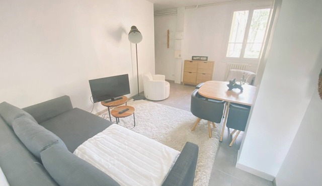 Bright 2-bedroom apartment