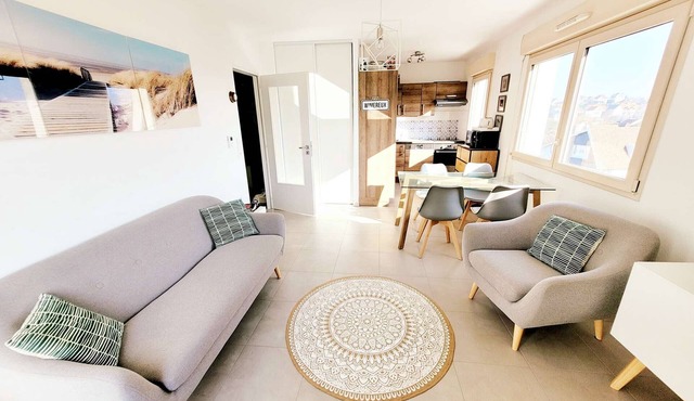 Bright 2-bedroom apartment in Wimereux, close to beach, with garage and Wi-Fi