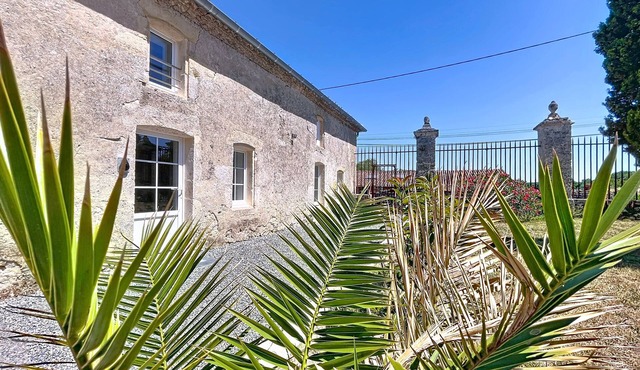 Bright 2-bedroom apartment near Blaye, ideal for workers and travellers