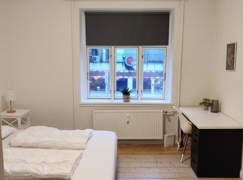 Bright 2 Bedroom Apartment on Superb Location