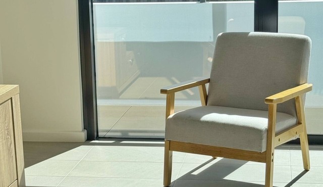 Bright 2-Bedroom Unit near Rhodes & Parramatta | Free Parking