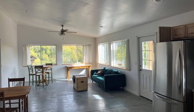 Bright 2-bedroom house in quiet family neighborhood with views of Mount Lamborn