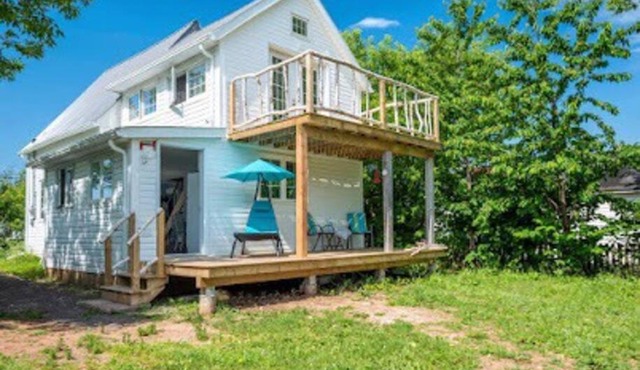 Bright 2 bedroom Three Rivers Sea View Home