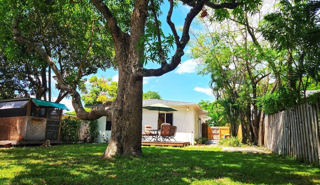 Bright 2-BR &backyard mins to las olas/beach/airport